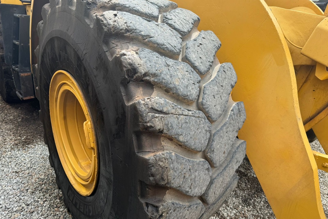 Caterpillar  966L - 19/19 7