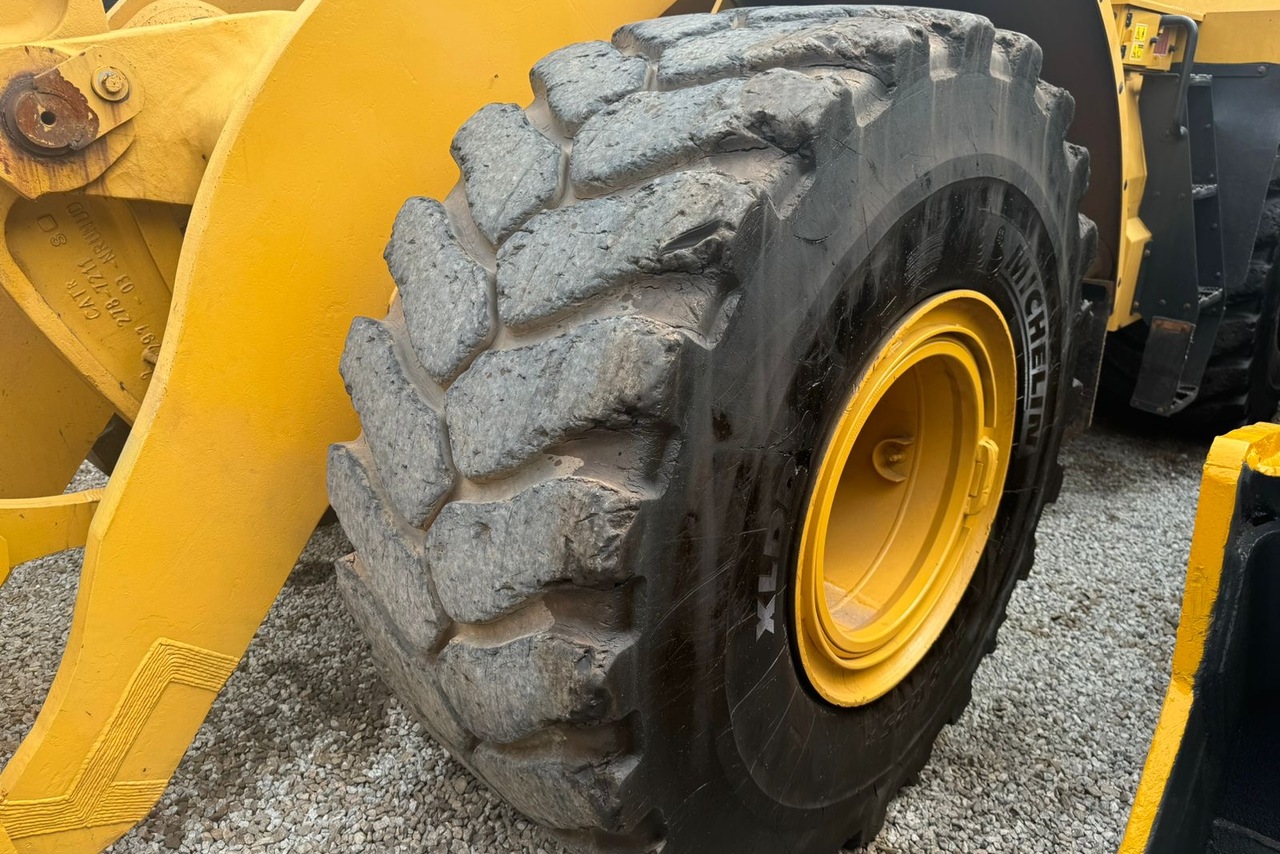 Caterpillar  966L - 19/19 9