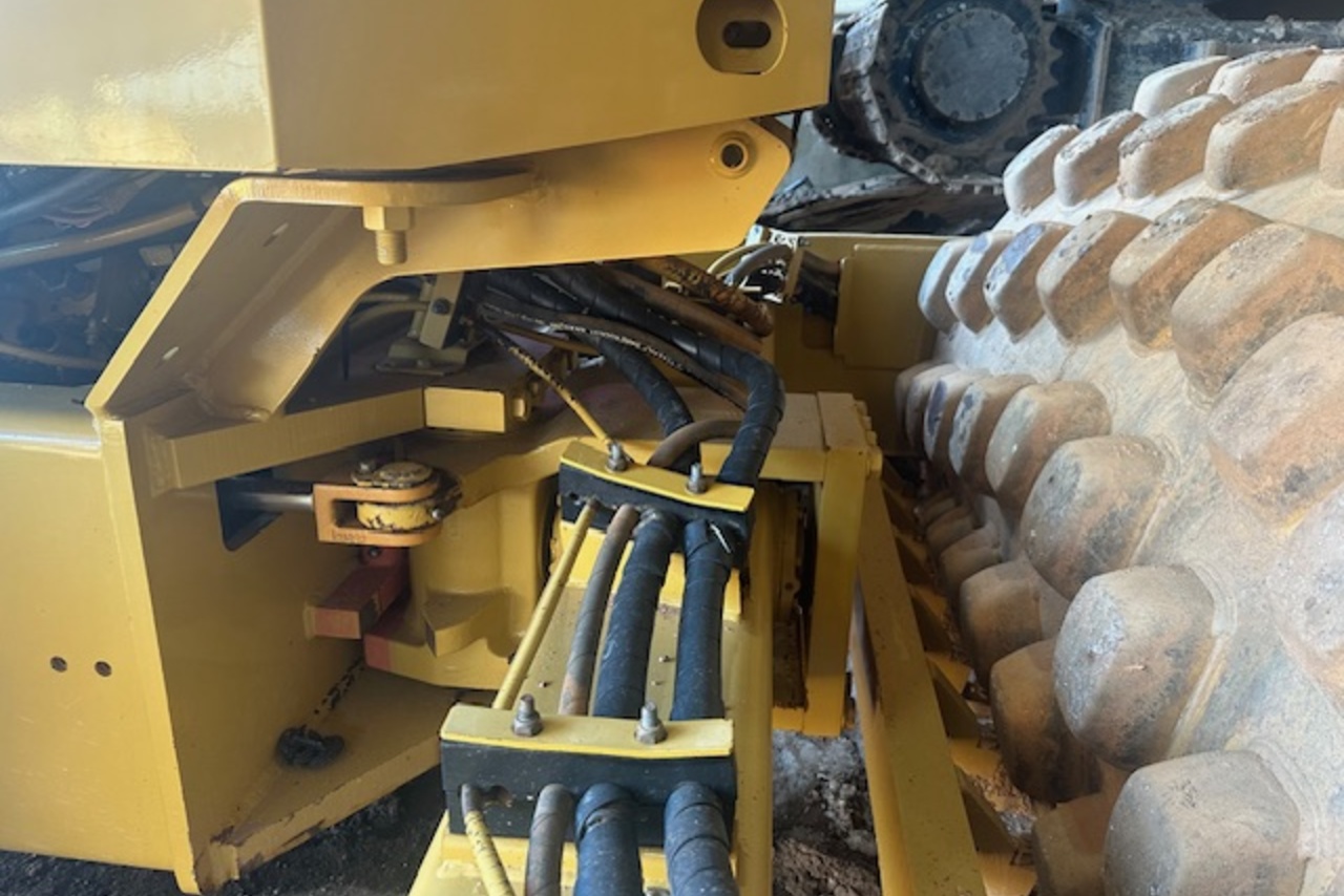 Caterpillar CP533E - 07/07 5