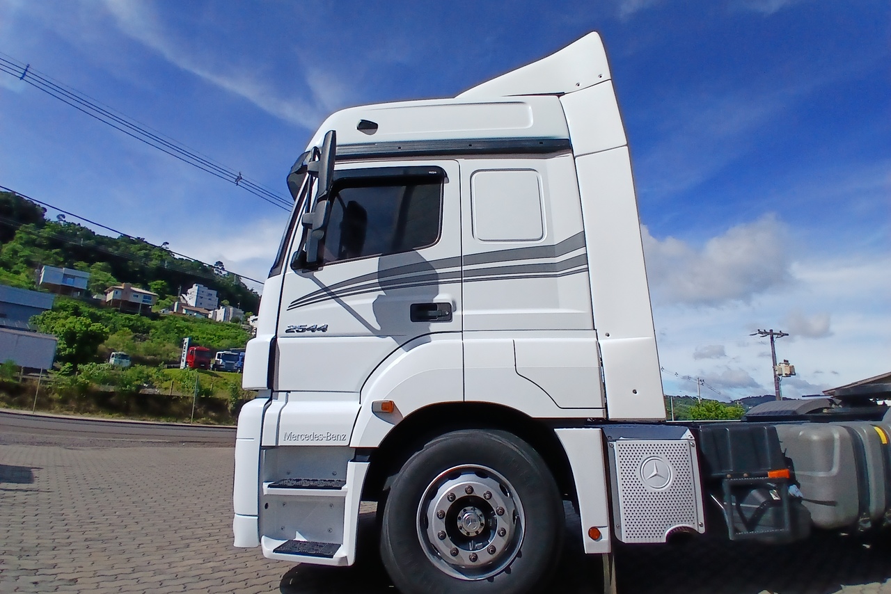 Mercedes Benz Axor 2544 - 21/21 6