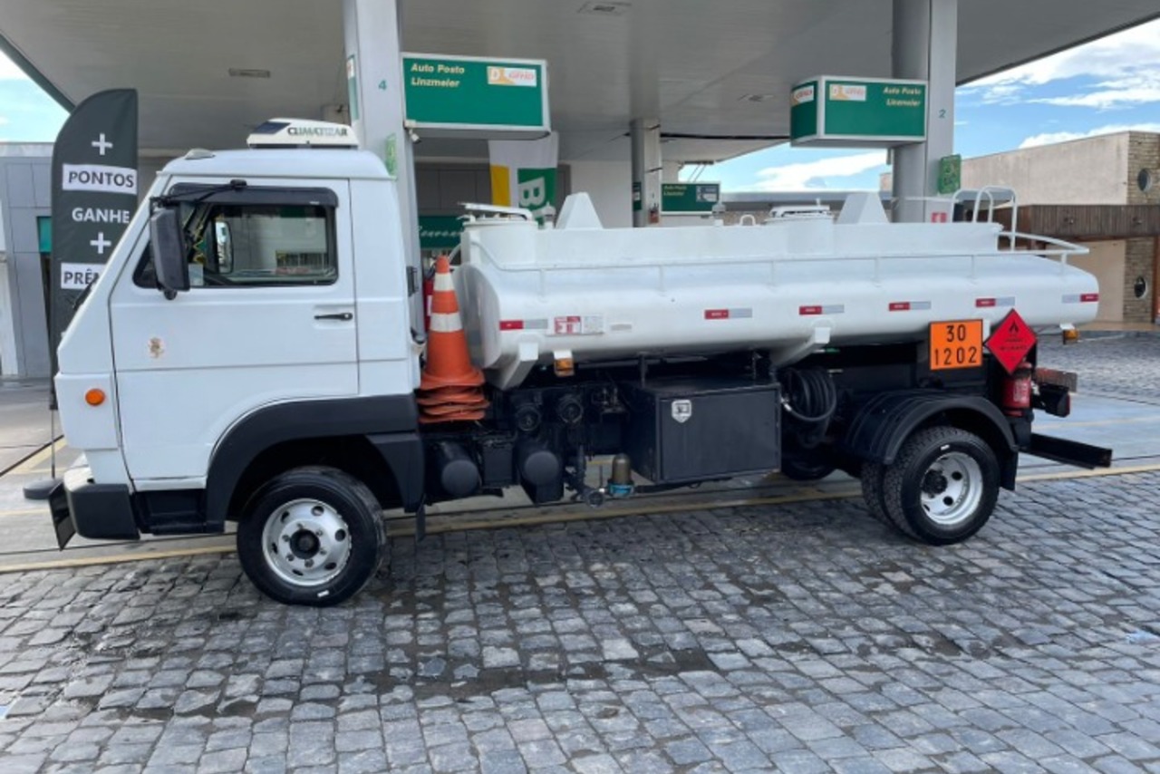 Volkswagen 8 160 - 12/12 4