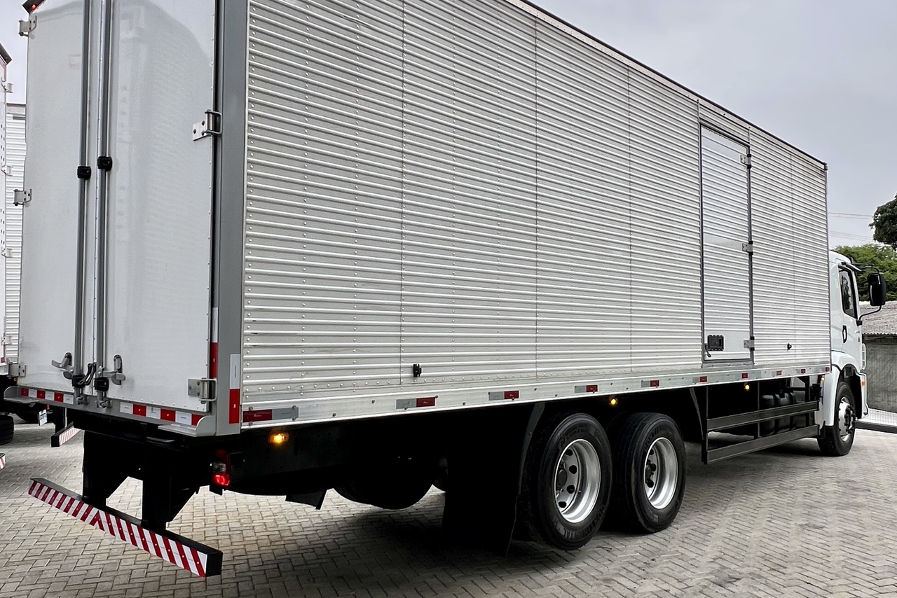 Volkswagen 24-280 E Constellation 6x2 - 22/23 14