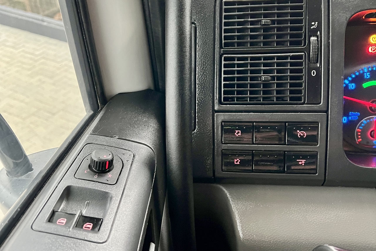 Volkswagen 24-280 E Constellation 6x2 - 22/23 19