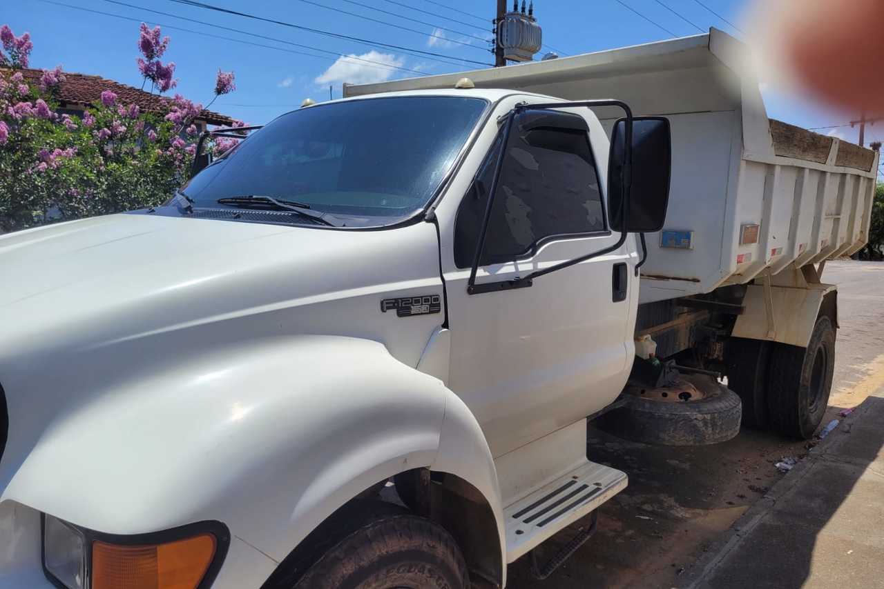 Ford F12000 - 02/03 5