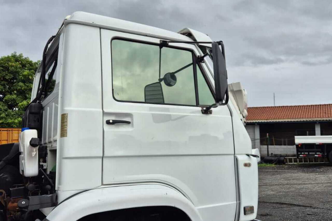 Volkswagen 24 220 - 06/06 5