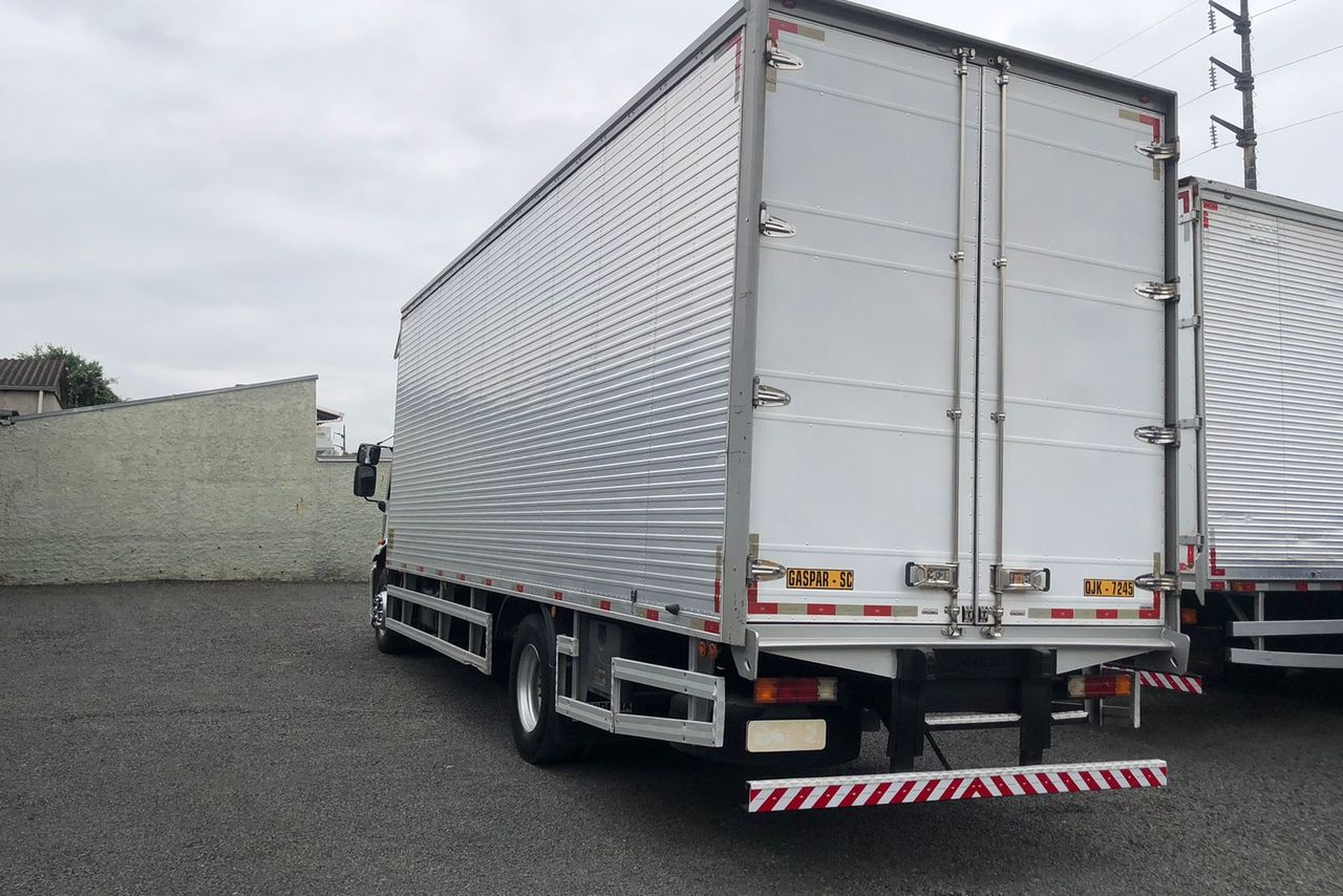 Ford Cargo 1519 - 18 2