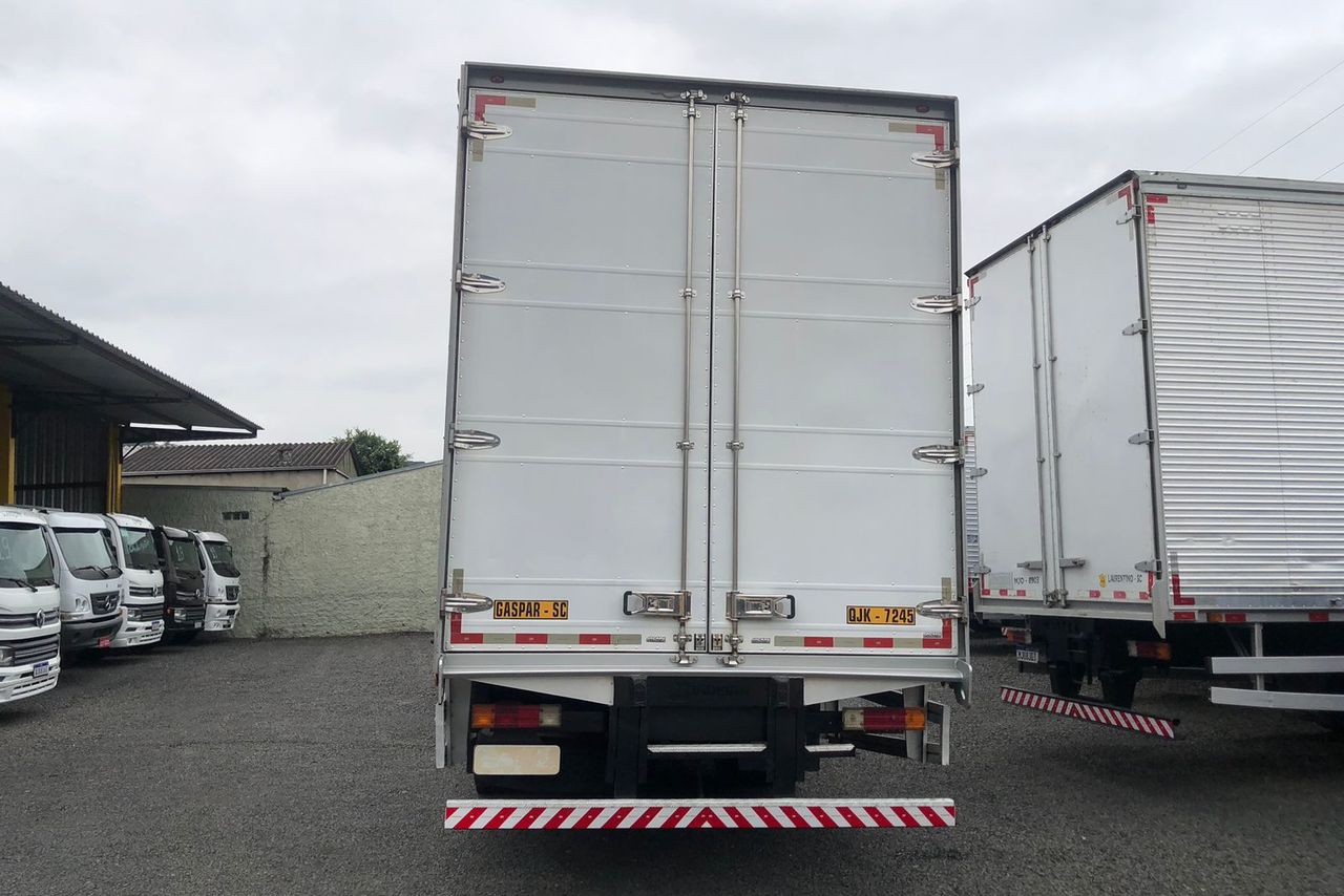 Ford Cargo 1519 - 18 7