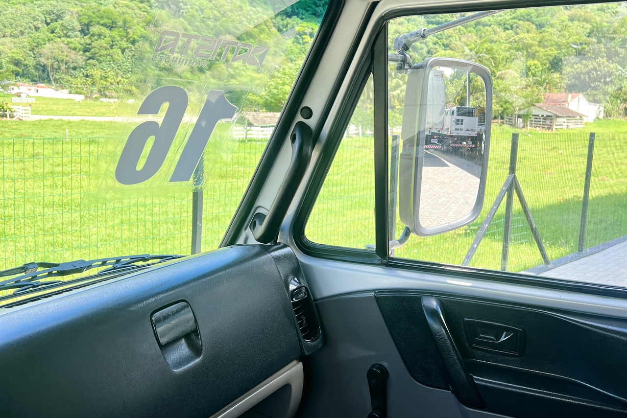 Volkswagen 10-160 E Delivery - 15/16 17