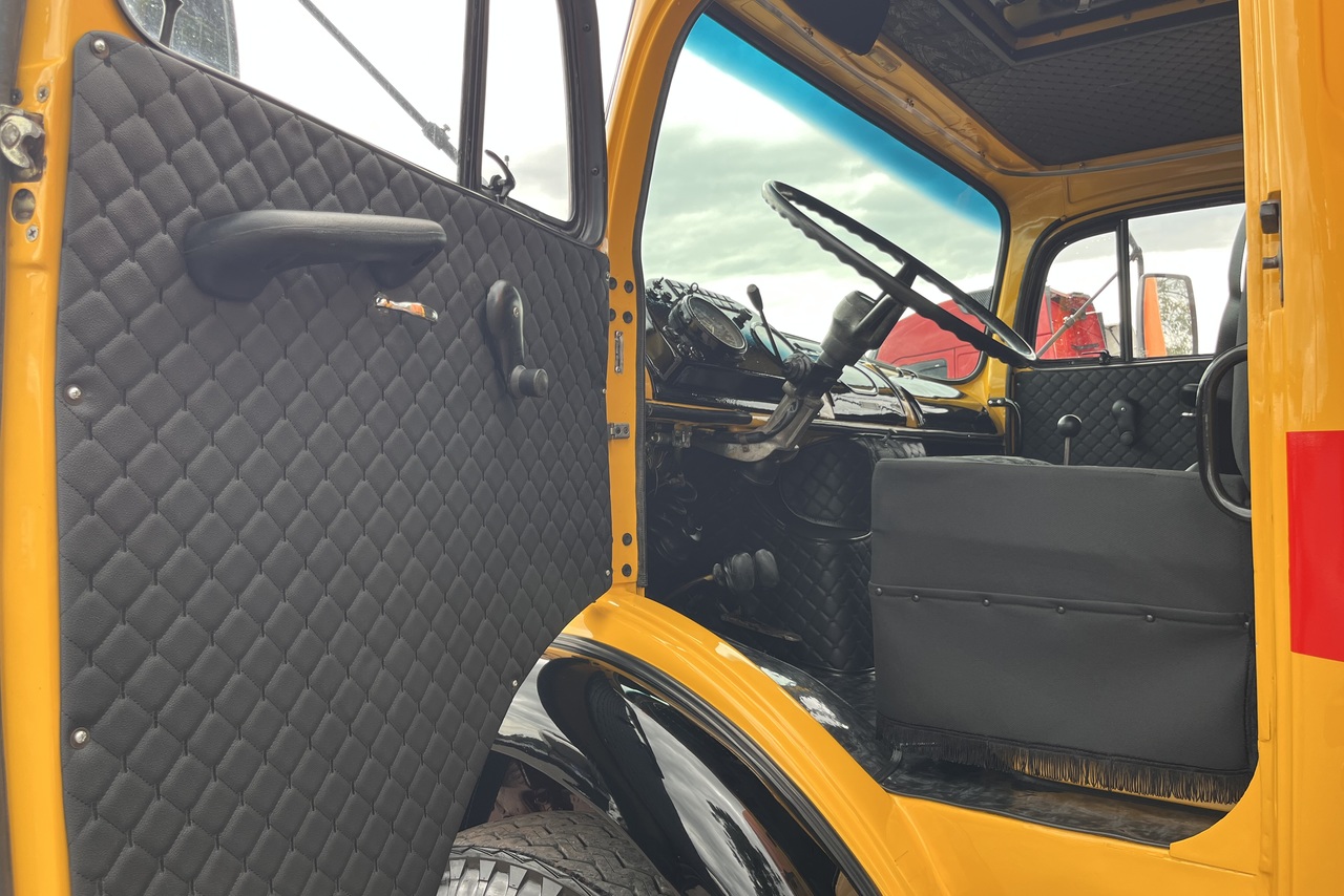 Mercedes Benz MB 1513 - 82/82 7