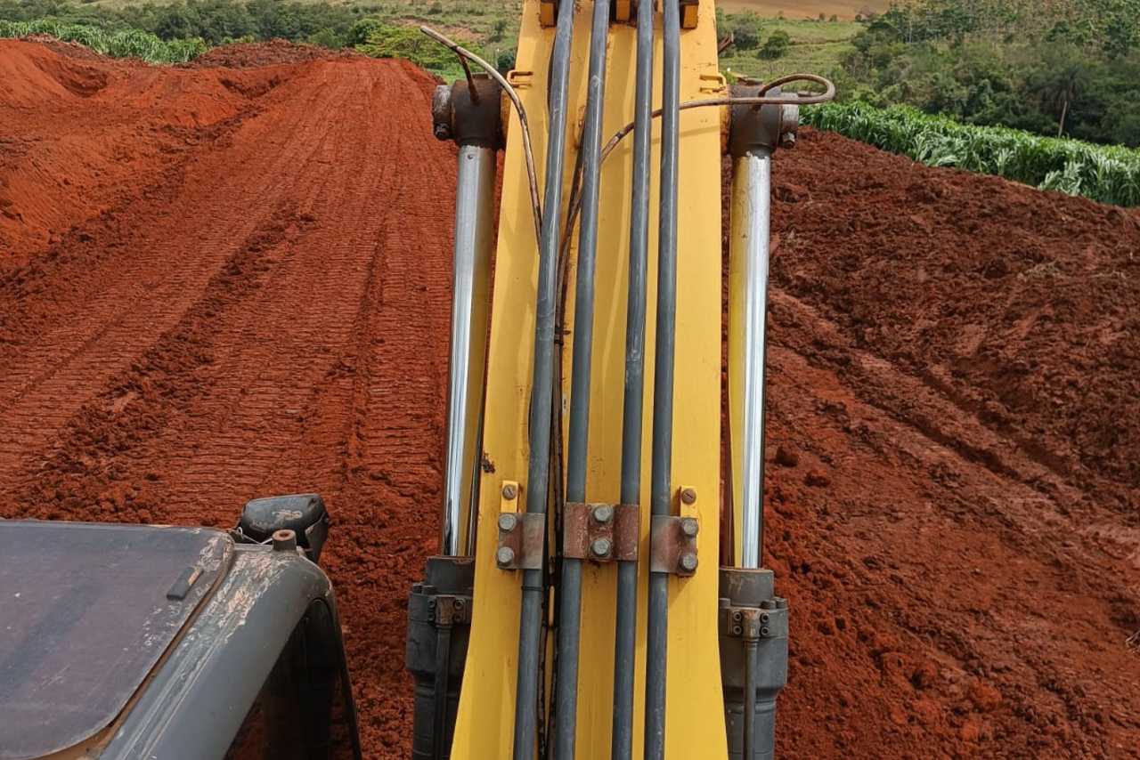 New Holland E175 - 18/18 7