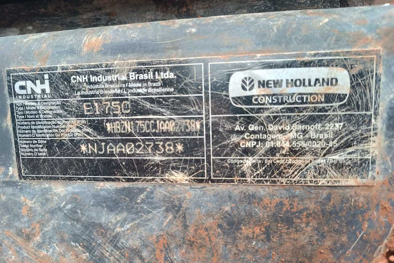 New Holland E175 - 18/18 12