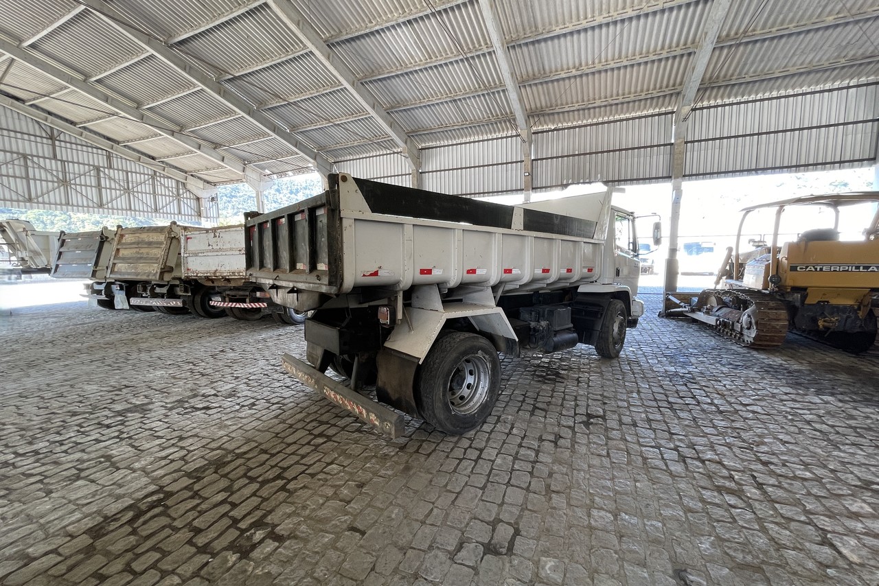 Mercedes Benz MB 1718 - 09/09 3