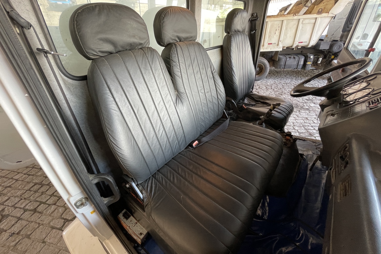 Mercedes Benz MB 1718 - 09/09 8