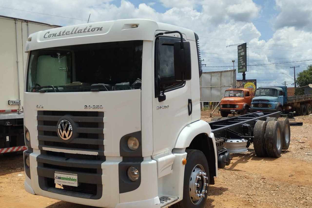 Volkswagen 24-250 E Constellation 3-Eixos - 11/11 4