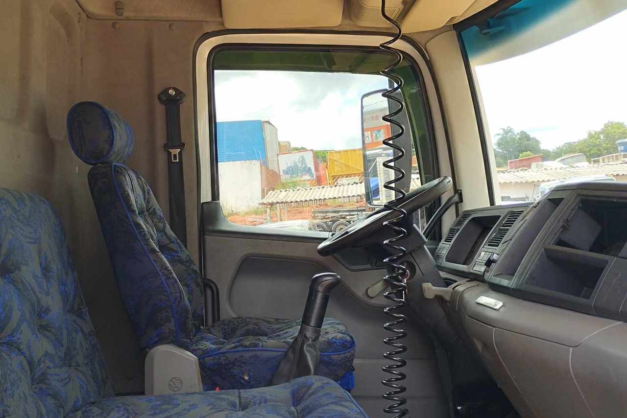 Volkswagen 24-250 E Constellation 3-Eixos - 11/11 7