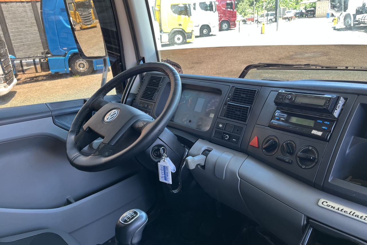 Volkswagen 24-250 E Constellation 3-Eixos - 08/09 12