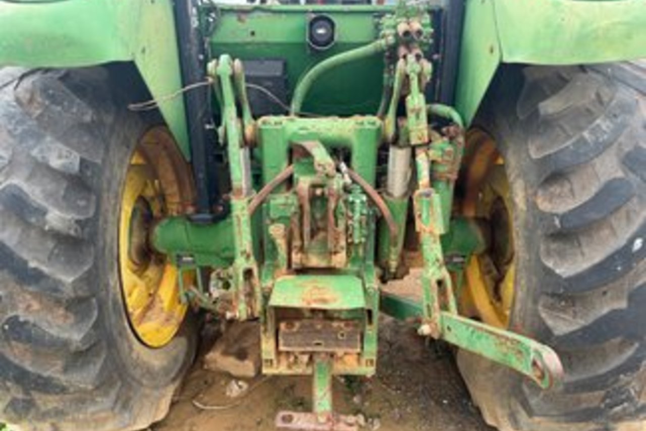 John Deere 6110E -  2
