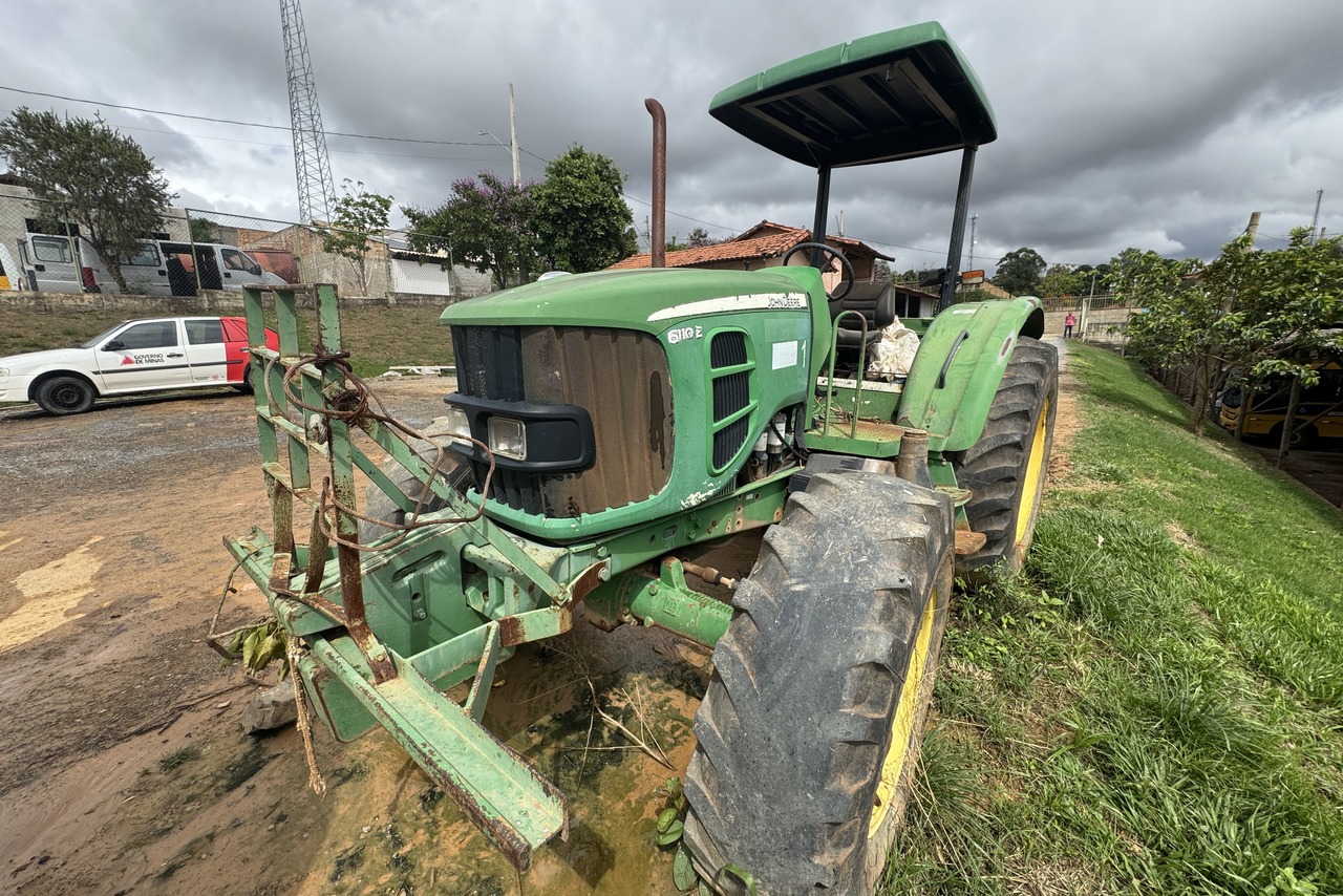 John Deere 6110E -  5