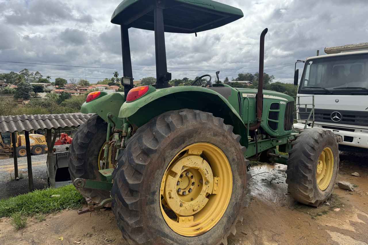 John Deere 6110E -  7