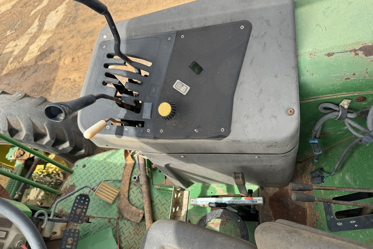 John Deere 6110E -  8