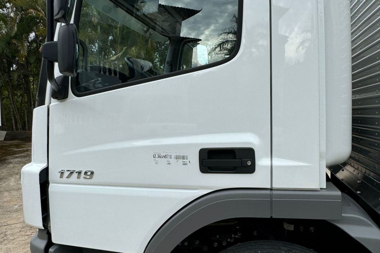 Mercedes Benz Atego 1719 - 22/23 8
