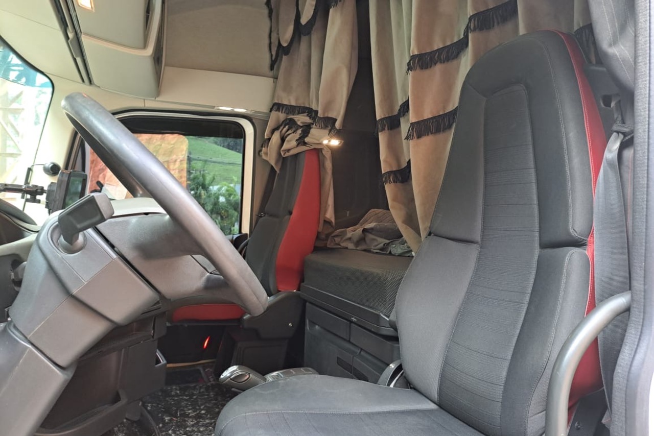 Volvo FM370 - 11/11 4