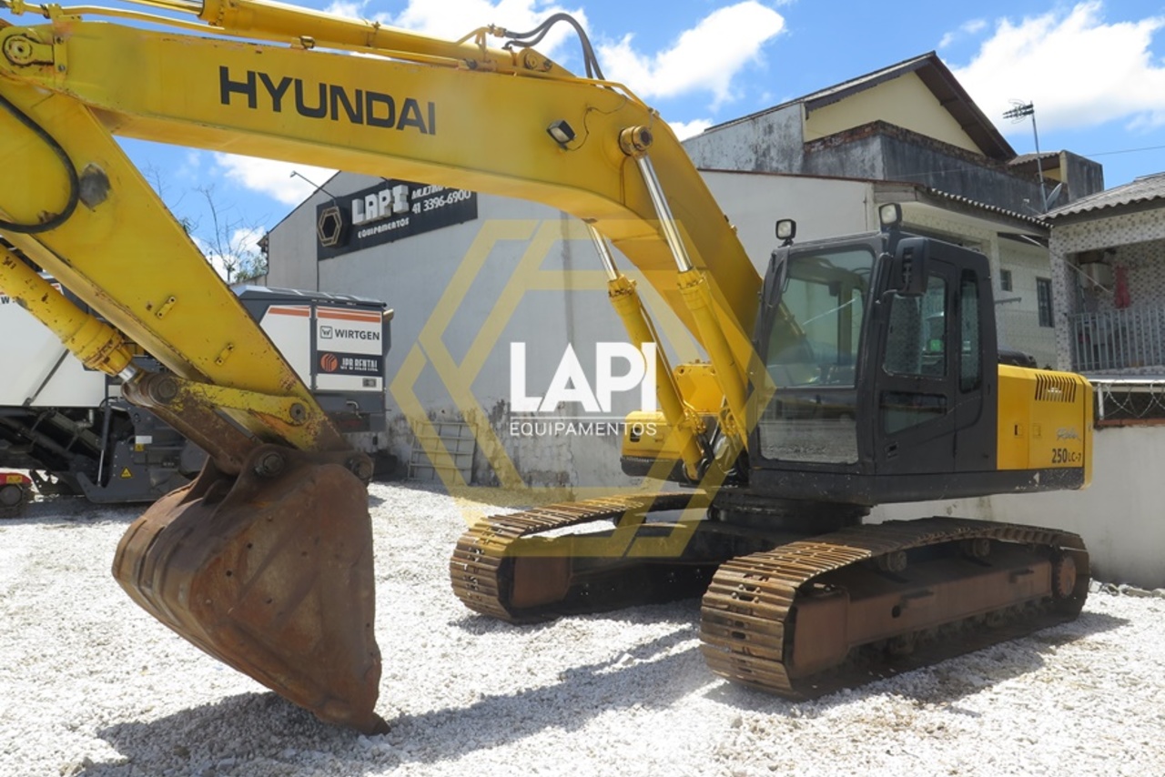Hyundai R250 - 10/10 6