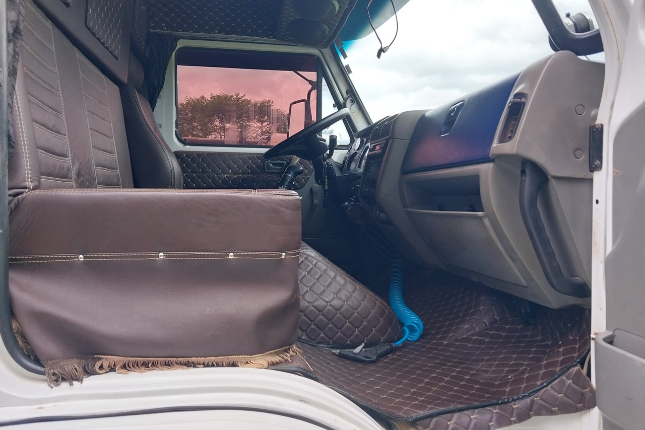 Volkswagen 26 220 - 04/04 4
