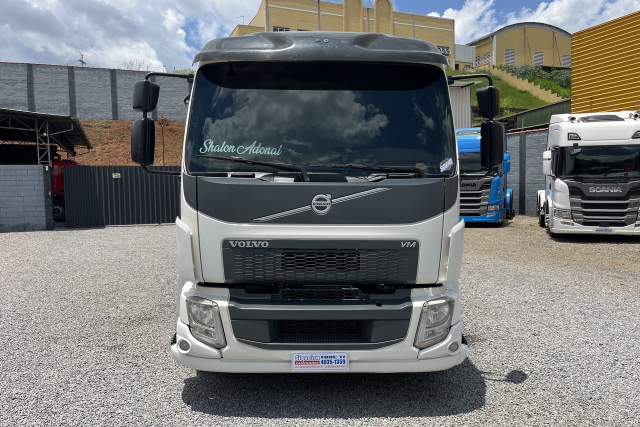 Volvo VM 330 - 17/18 2