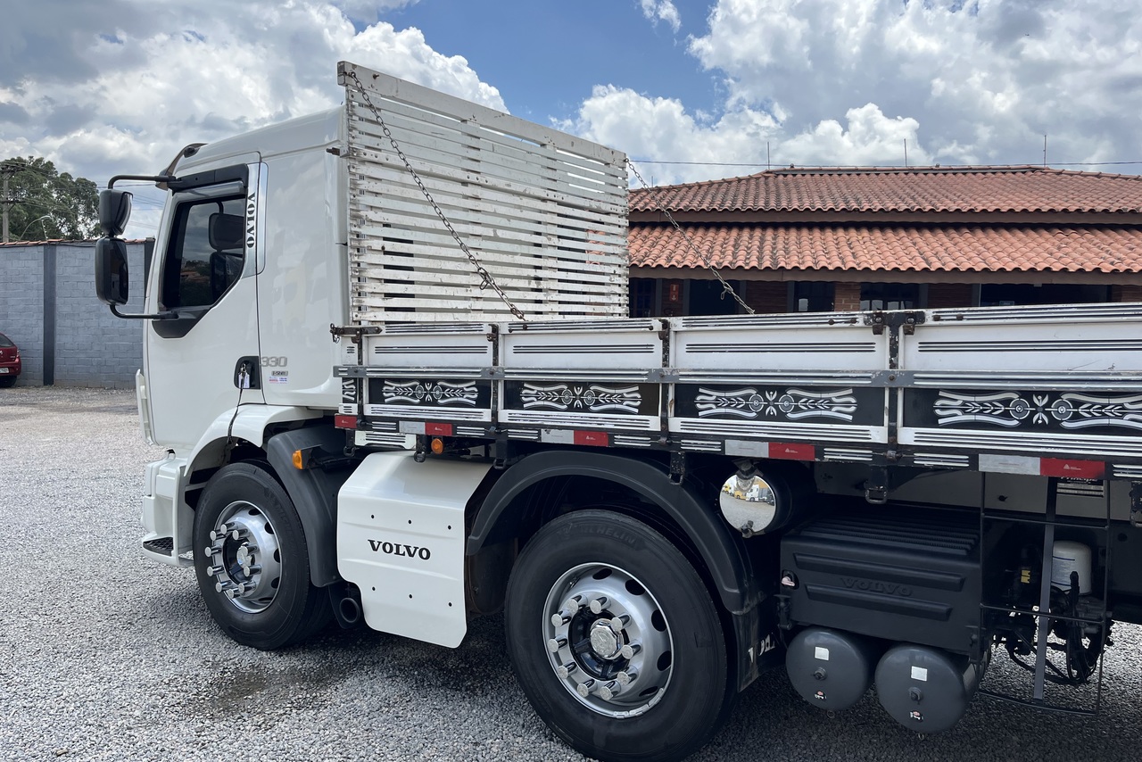 Volvo VM 330 - 17/18 9