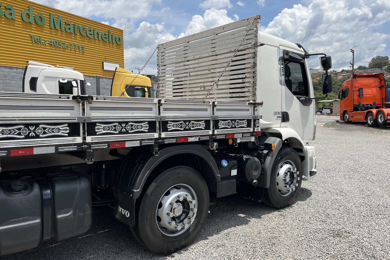 Volvo VM 330 - 17/18 10