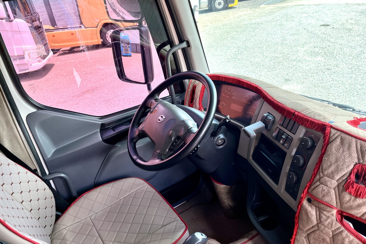 Volvo VM 330 - 17/18 13