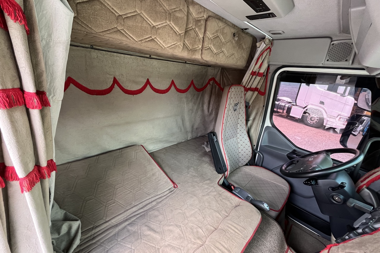 Volvo VM 330 - 17/18 15