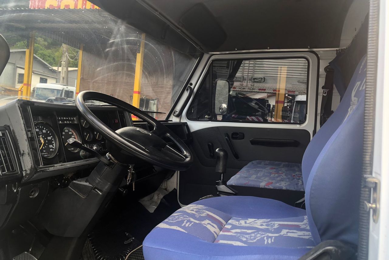 Volkswagen 8 140 - 97/98 3