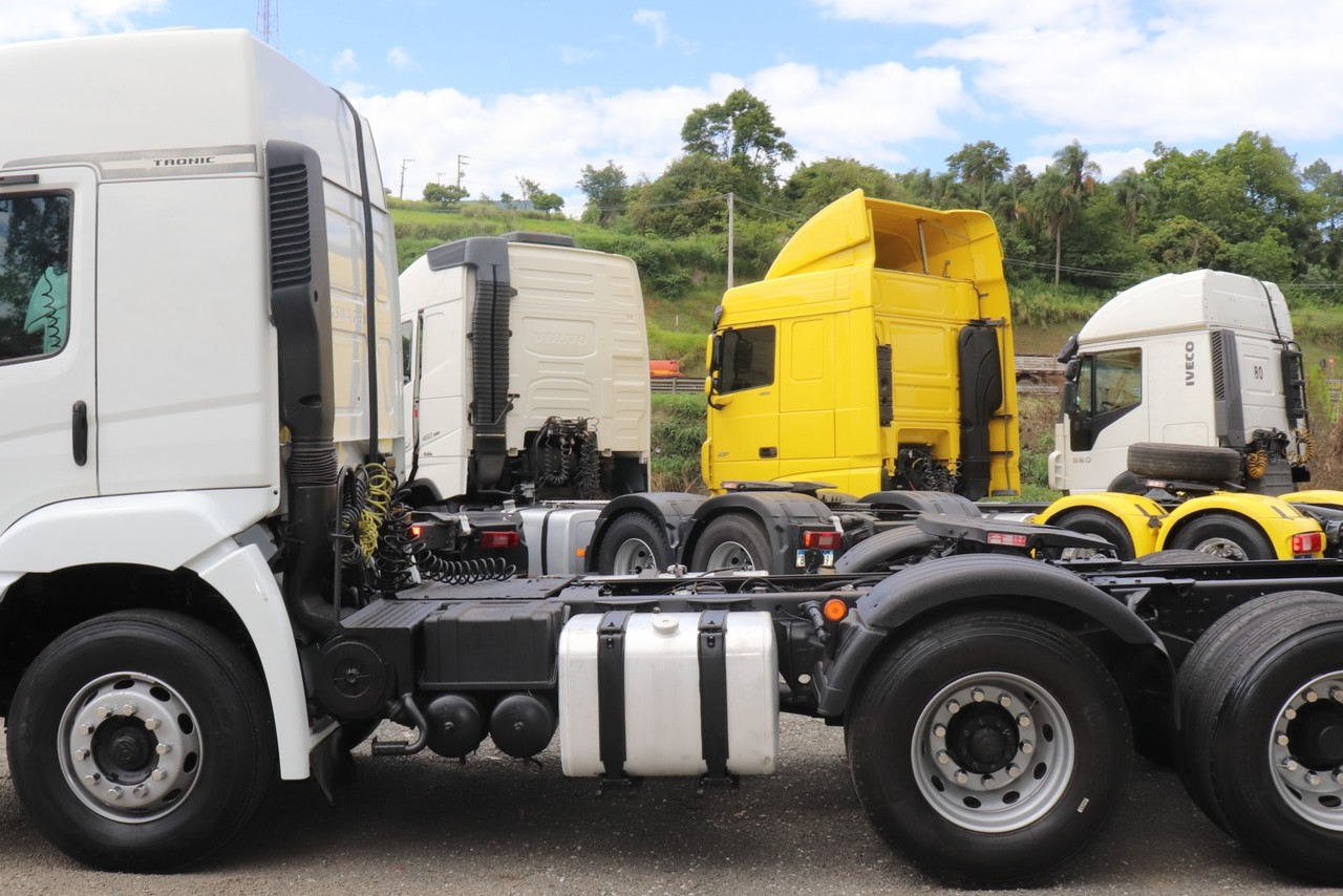 Volkswagen VW 25420 Constellation 6x2 - 14/14 6