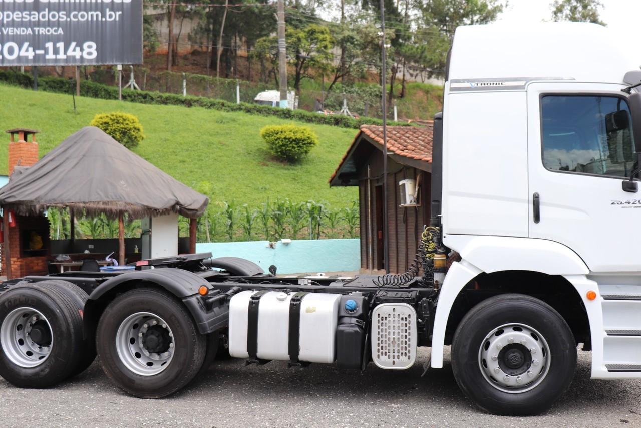 Volkswagen VW 25420 Constellation 6x2 - 14/14 7