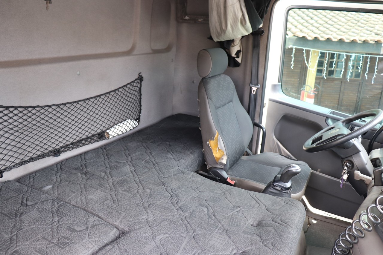 Volkswagen VW 25420 Constellation 6x2 - 14/14 10
