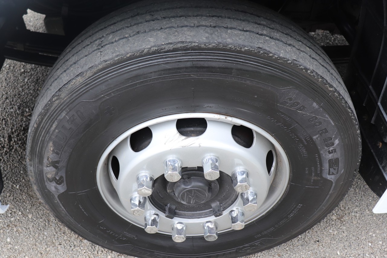 Volkswagen VW 25420 Constellation 6x2 - 14/14 11