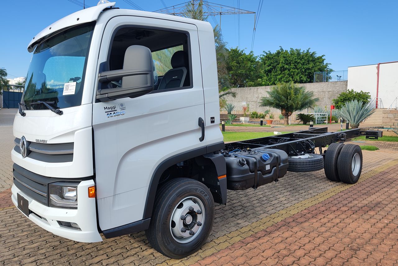 Volkswagen 11-180 Delivery  - 24/25 2