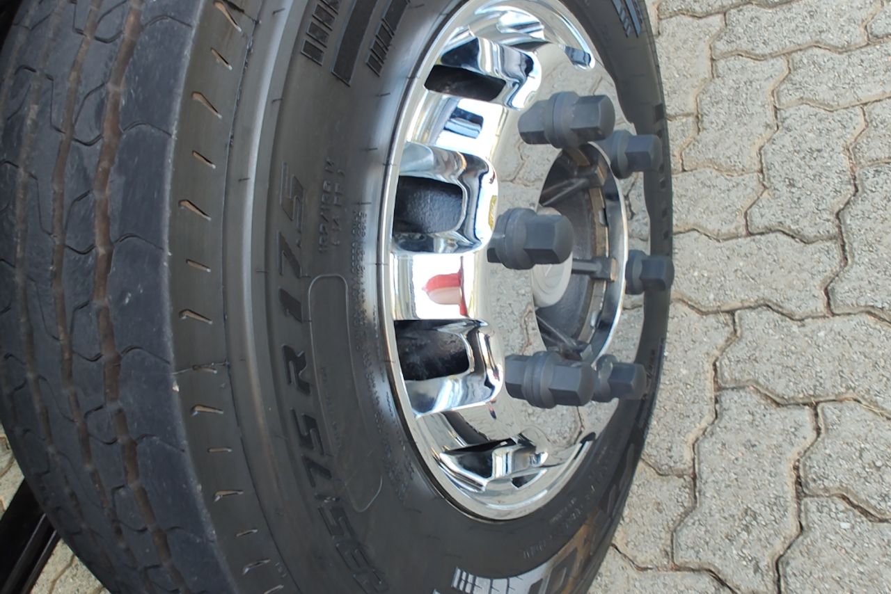 Volkswagen 11-180 Delivery  - 24/25 12