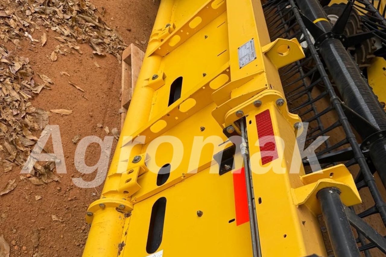 New Holland CR 7.90 - 18/18 7