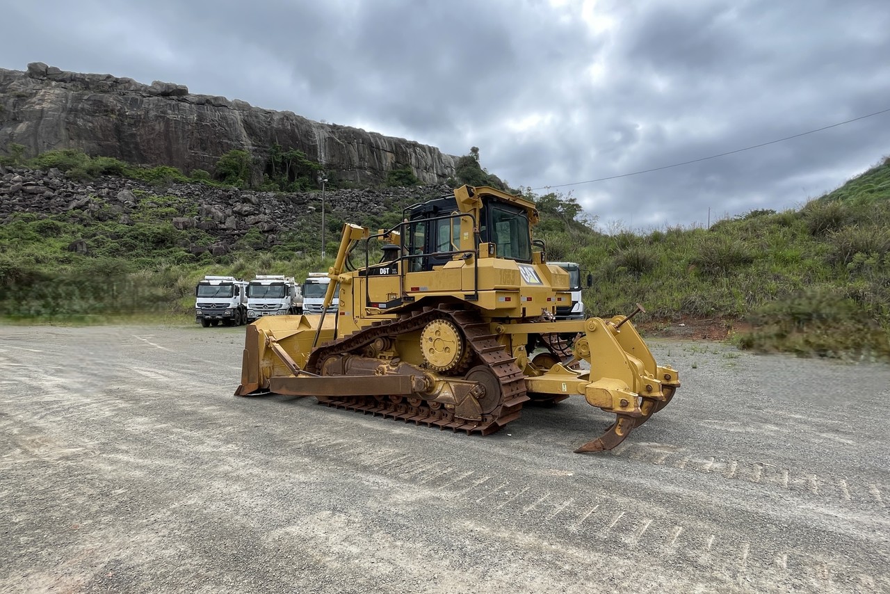 Caterpillar D6T XL - 18/18 2