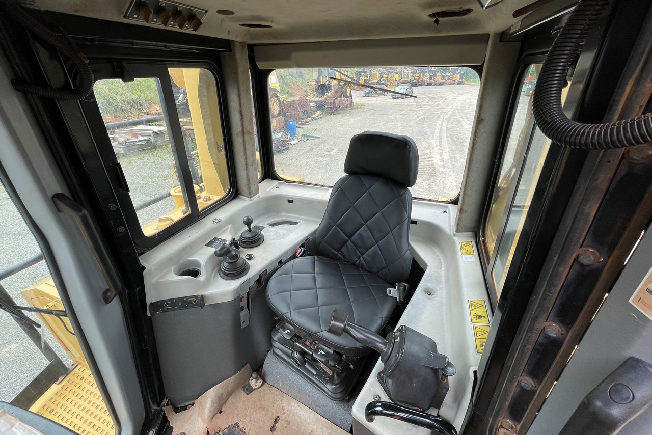 Caterpillar D6T XL - 18/18 6