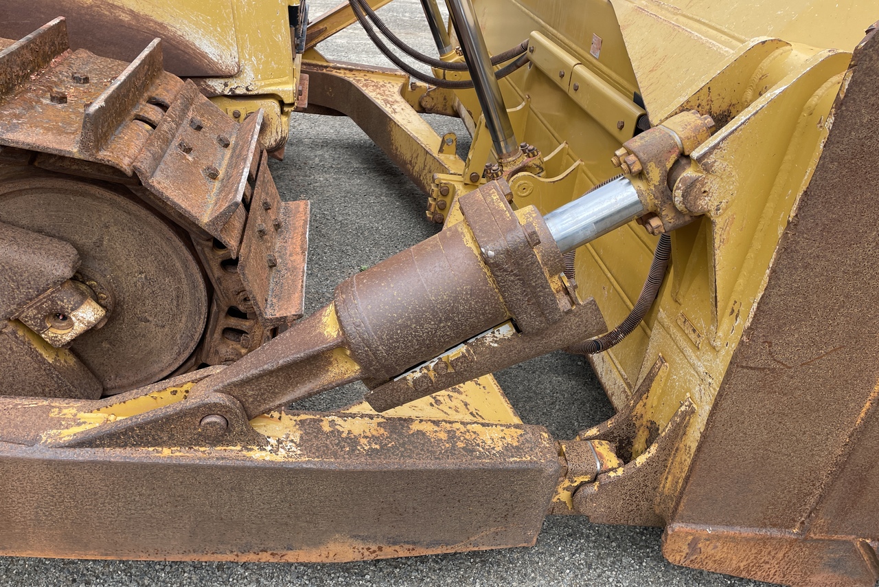 Caterpillar D6T XL - 18/18 16