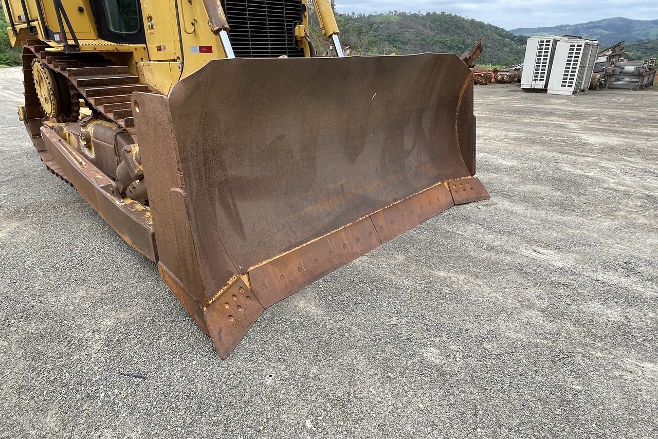 Caterpillar D6T XL - 18/18 18