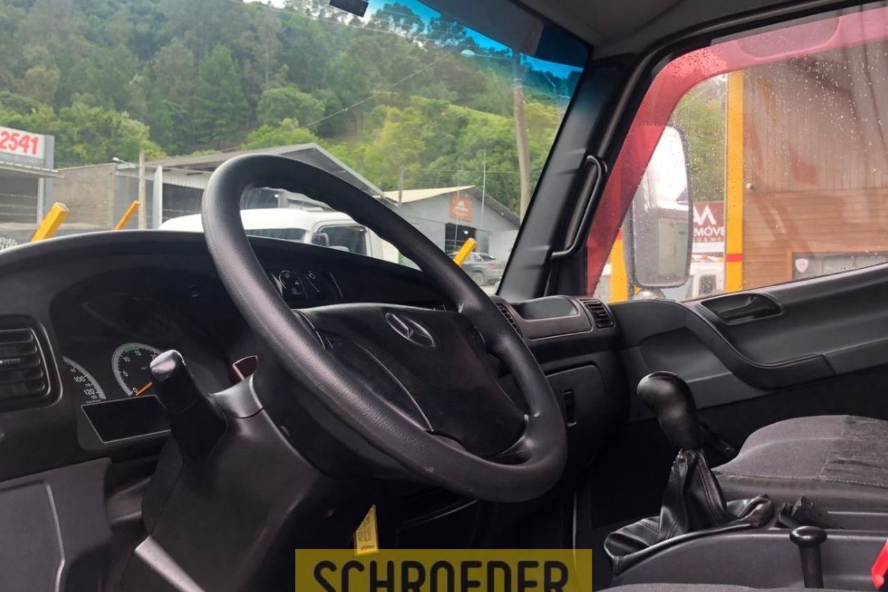 Mercedes Benz Accelo 1016 - 12 2