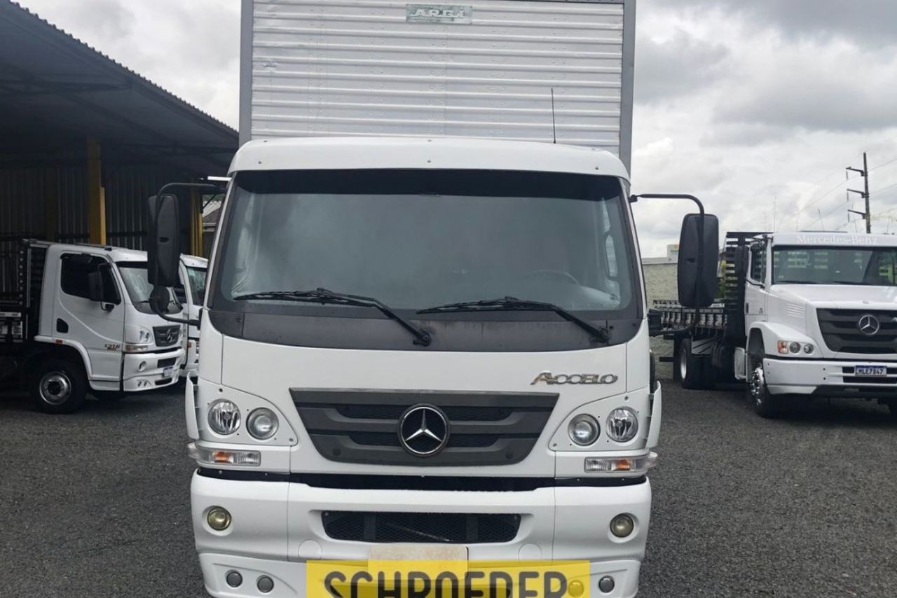 Mercedes Benz Accelo 1016 - 12 7