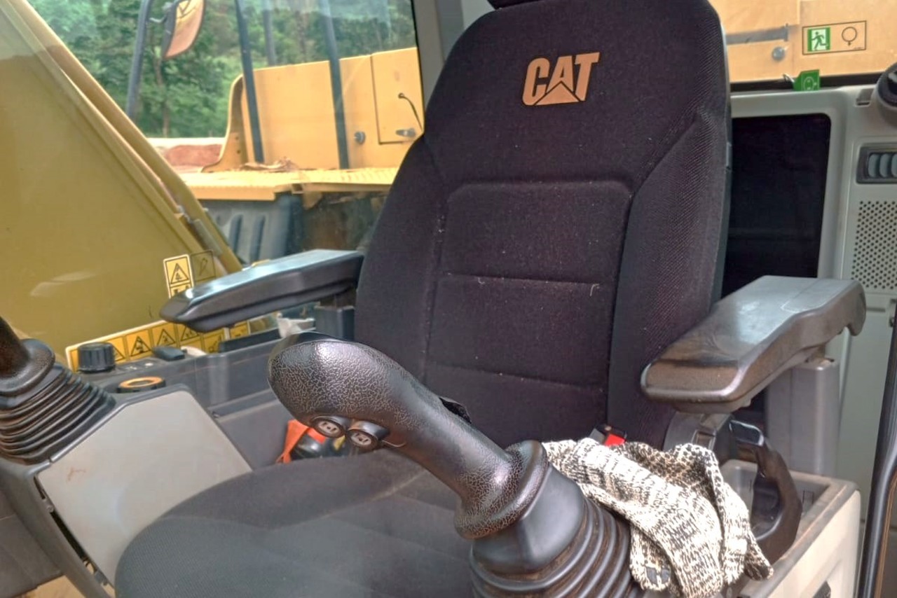 Caterpillar  320 - 22/22 8