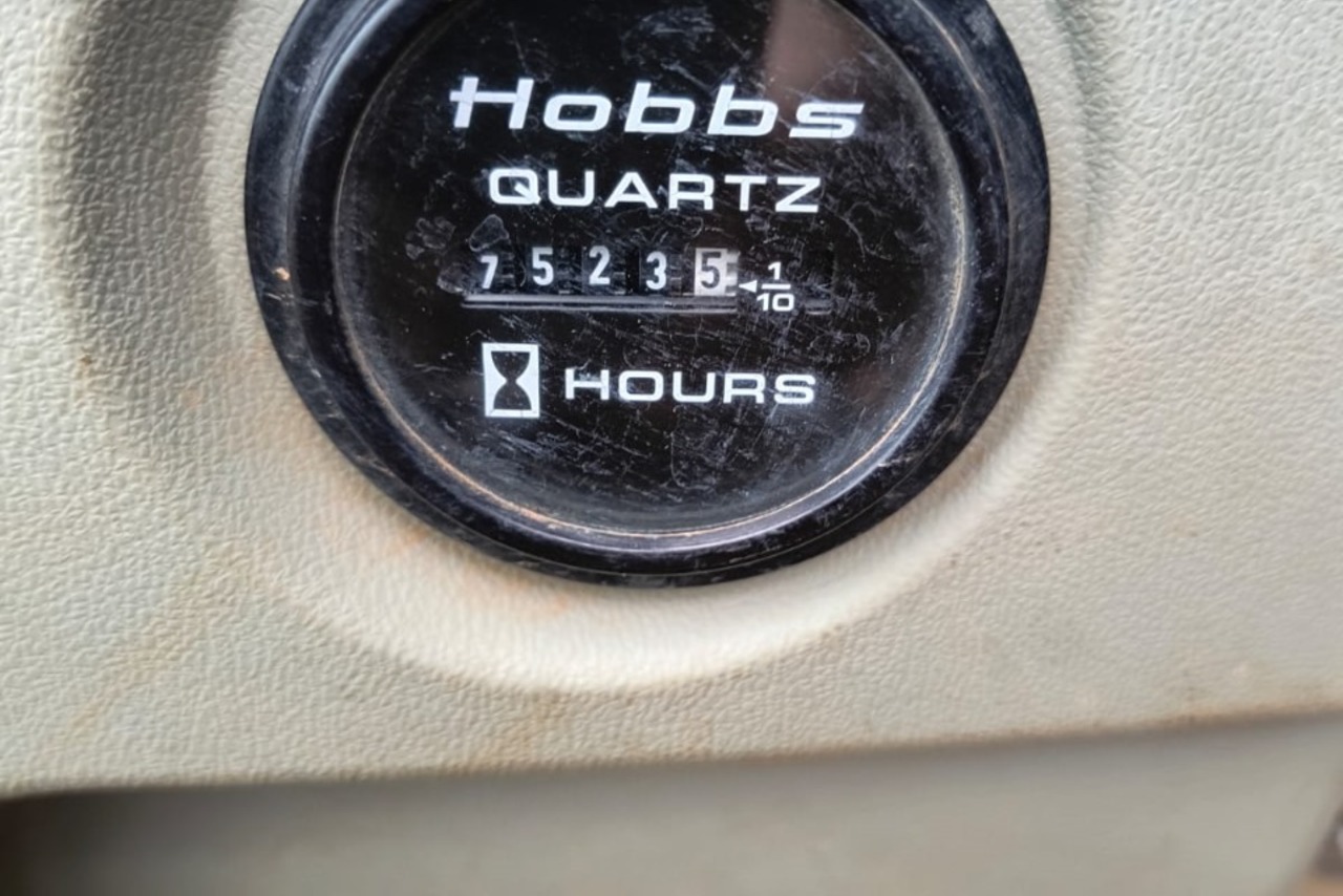 Hyundai R320 - 10/10 6