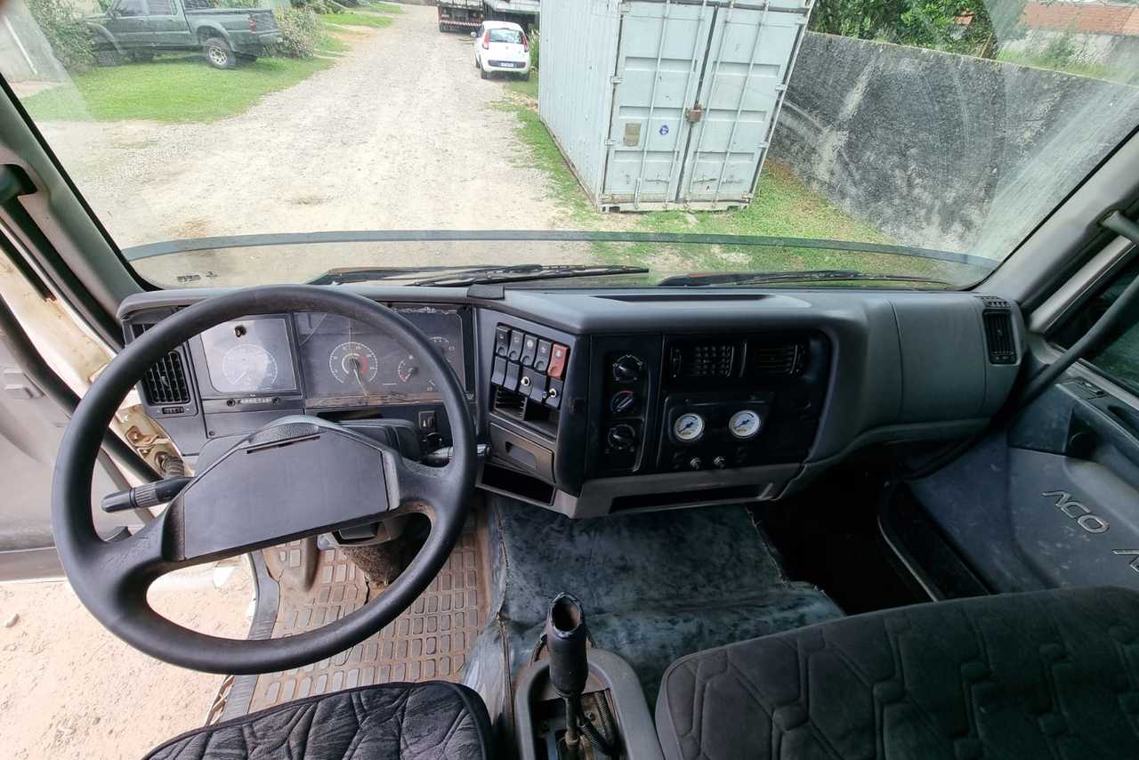 Volvo VM310 - 06/06 9